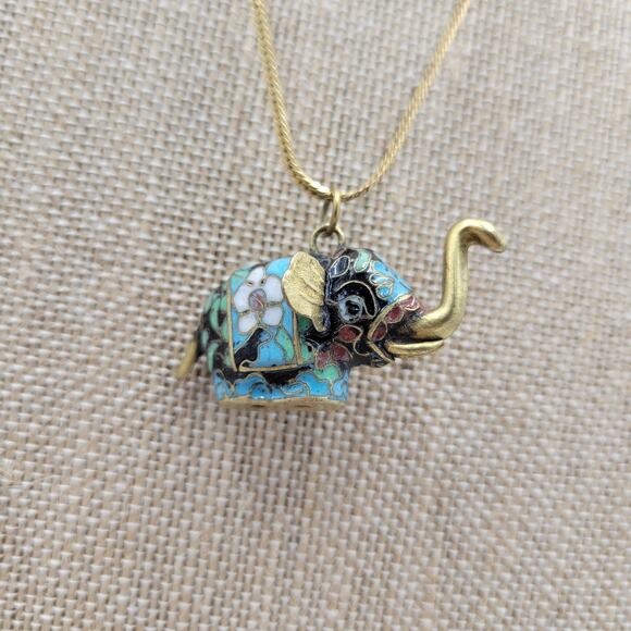 Vintage Brass Cloisonne Elephant Trunk Up Pendant Gold Chain Necklace 16" - Picture 2 of 12